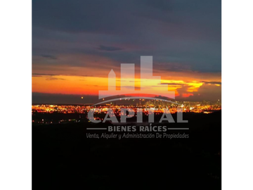 SE VENDE CASA CON VISTA A LA CIUDAD EN LAS VISTAS DE CERRO AZUL