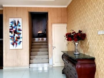 Rumah Hook Siap Huni Semi Furnish One Gate System Di Kebayoran Bintaro