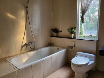 Rumah Hook Siap Huni Semi Furnish One Gate System Di Kebayoran Bintaro