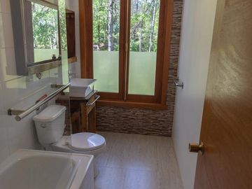 Exclusiva Parcela De 1 Ha Con Casa A Orilla Del Lago Calafquén