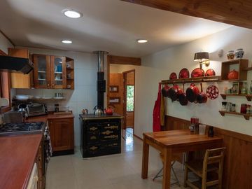 Exclusiva Parcela De 1 Ha Con Casa A Orilla Del Lago Calafquén
