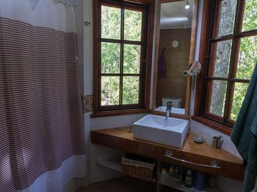 Exclusiva Parcela De 1 Ha Con Casa A Orilla Del Lago Calafquén