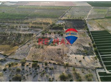 🌟 ¡OPORTUNIDAD ÚNICA DE INVERSIÓN EN PIURA! 🌟
Inicia tu proyecto en una zona de expansión urbana frente a una laguna natural en Chiclayito, a la entr