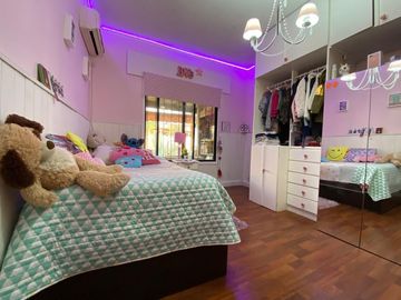 Casa Funes  tres dormitorios con pileta en venta