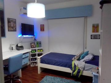 Casa Funes  tres dormitorios con pileta en venta
