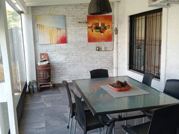 Casa Funes  tres dormitorios con pileta en venta
