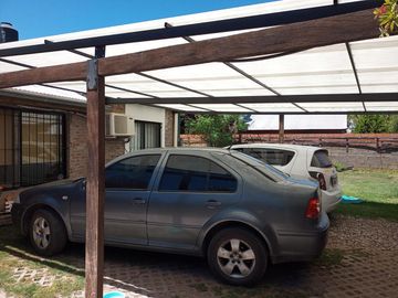 Casa Funes  tres dormitorios con pileta en venta