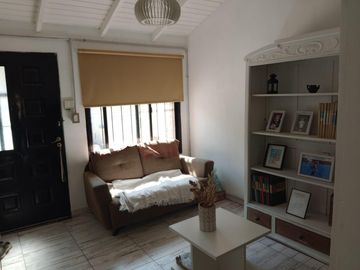 Casa Funes  tres dormitorios con pileta en venta