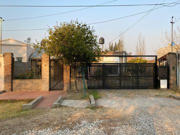 Casa Funes  tres dormitorios con pileta en venta