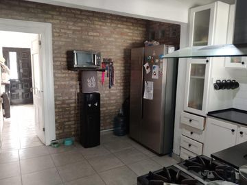 Casa Funes  tres dormitorios con pileta en venta
