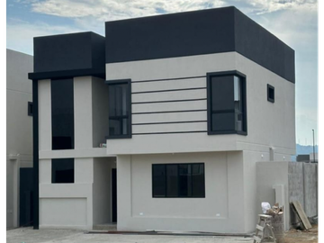 VENDO CASA EN URBANIZACION LA JOYA (AGUAMARINA)
