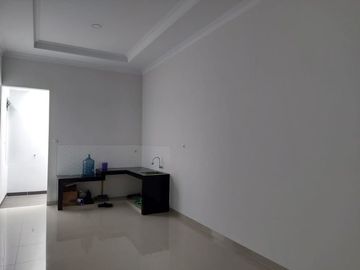 DIJUAL RUMAH BARU DALAM CLUSTER DI KARANGTENGAH CILEDUK