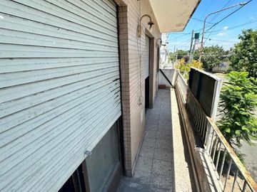 Venta Departamento 3 Ambientes con terraza La Tablada
