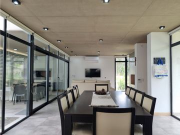 Moderna- Minimalista en una sola planta, Venta y alquiler temporario
