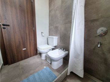 Moderna- Minimalista en una sola planta, Venta y alquiler temporario