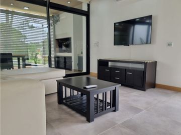 Moderna- Minimalista en una sola planta, Venta y alquiler temporario