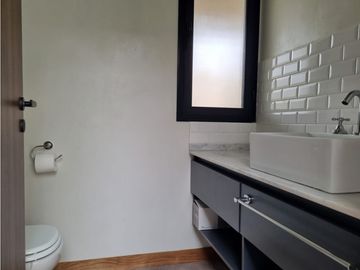 Moderna- Minimalista en una sola planta, Venta y alquiler temporario