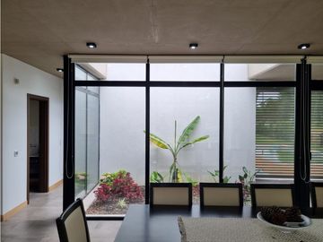 Moderna- Minimalista en una sola planta, Venta y alquiler temporario