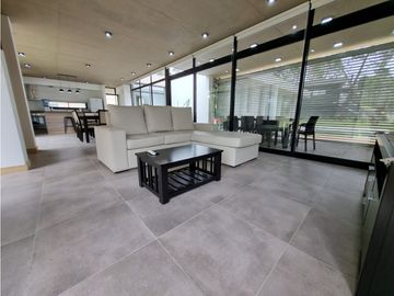 Moderna- Minimalista en una sola planta, Venta y alquiler temporario