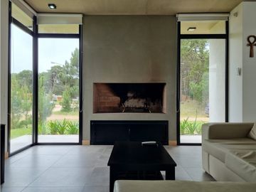 Moderna- Minimalista en una sola planta, Venta y alquiler temporario