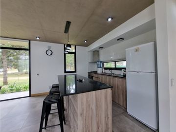 Moderna- Minimalista en una sola planta, Venta y alquiler temporario