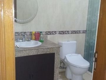 DIJUAL RUMAH JAKARTA SELATAN SIAP HUNI TERAWAT DEKAT STASIUN MRT LEBAK BULUS