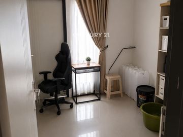 Rumah 2 Lantai Semi Furnished Di Bandung City Vew Mandalajati