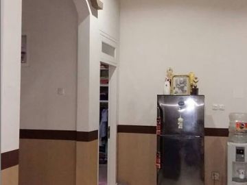 Rumah di Nginden Intan Surabaya Modern Klasik