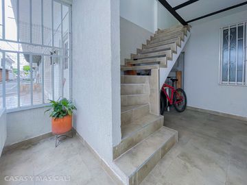 VENTA CASA TRIFAMILIAR DOS PISOS PALMIRA. Cod V6394