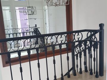 Elegante casa de venta con diseño moderno en Urbanización Casa Laguna cerca al centro Comercial el Dorado
