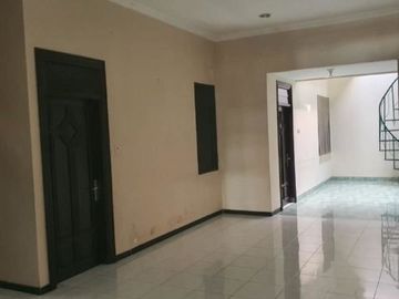 Rumah Wisma Mukti Klampis Hadap selatan