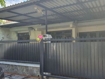 Rumah Wisma Mukti Klampis Hadap selatan