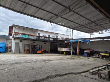 Ruang Usaha Luas Siap Pakai Strategis Di Solokan Jeruk Bandung