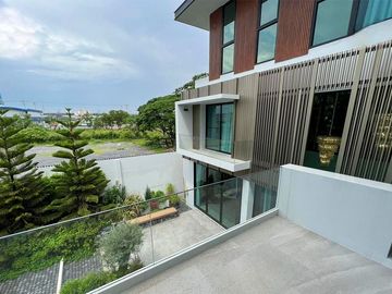 5 Bedroom House for sale at Nantawan Rama 9 – Srinakarin