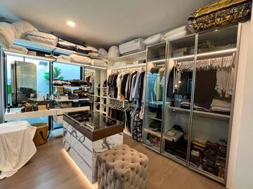 5 Bedroom House for sale at Nantawan Rama 9 – Srinakarin