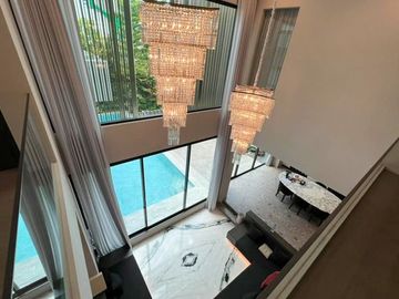 5 Bedroom House for sale at Nantawan Rama 9 – Srinakarin