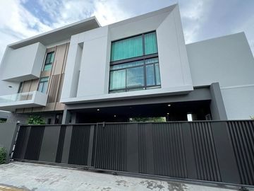 5 Bedroom House for sale at Nantawan Rama 9 – Srinakarin
