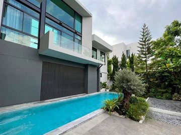 5 Bedroom House for sale at Nantawan Rama 9 – Srinakarin