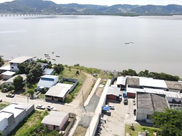 Terreno en venta Bahía de Caráquez Frente al Mar