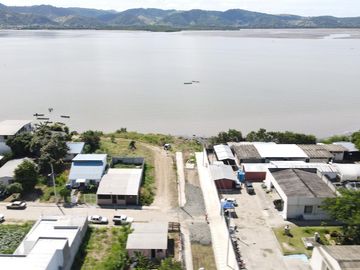 Terreno en venta Bahía de Caráquez Frente al Mar