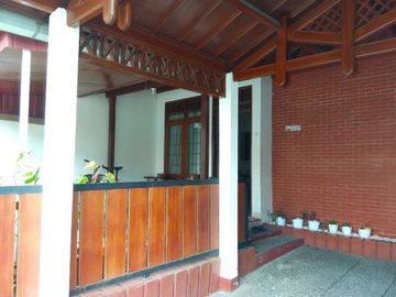 Rumah di Margonda, 2Lt, Nyaman dan Strategis di Pesona Depok