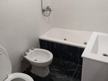 EXCELENTES DEPARTAMENTOS 2 AMBIENTES