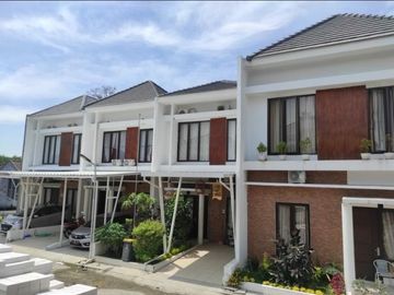 Rumah Mewah Dijual Cepat BU, Dekat Kampus Unwahass, RS. Kariadi, Wisata Sampokong