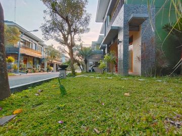 Rumah Mewah Luxury Dalam Perum Elite Taman Palagan Asri Utara Hotel Hyatt