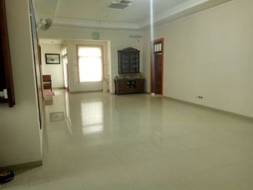 Rumah mewah strategis siap huni di kesambi kota cirebon