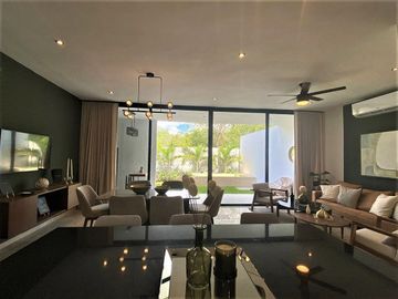 CASA EN VENTA MÉRIDA,  TEMOZÓN NORTE, EXCLUSIVO RESIDENCIAL