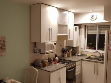 IMPECABLE - Departamento (semipiso) en Venta en Flores 3 ambientes 2 baños 61 m2 + balcón al contrafrente - Bonorino 100