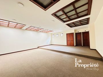 apartamento en arriendo/venta en la cabrera. Cod A299