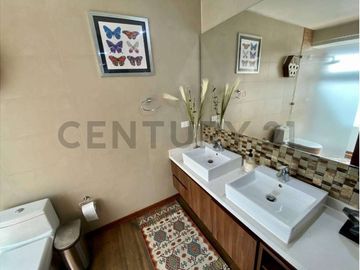 SE VENDE CASA INTERIOR EN CONDOMINIO DE CHAMISERO