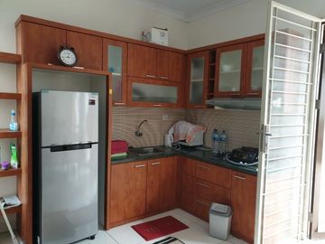 DIJUAL RUMAH FULL FURNISHED SIAP HUNI DI THE AVANI CLUSTER ANANTHA